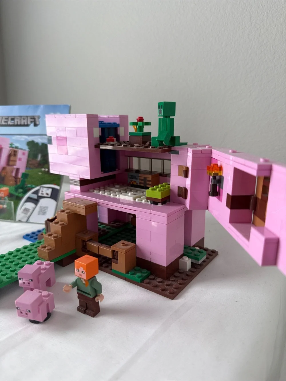 LEGO 21170 Minecraft The Pig House